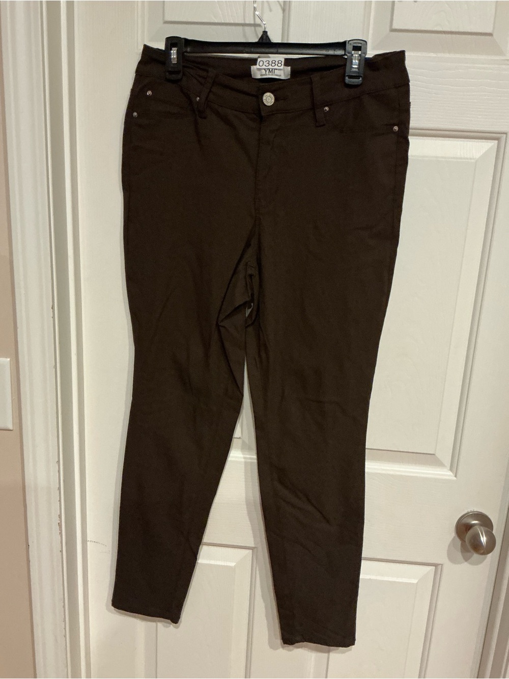 Women's Skinny Pants in Dark Brown - Classic Five-Pocket Style